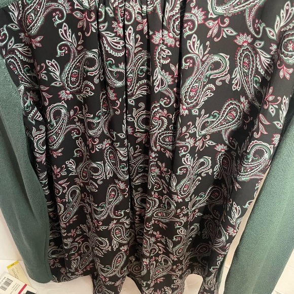 NWT 52 Seven Solid Evergreen Front and Paisley Back Women’s Crew Neck Sweater. - Picture 7 of 16